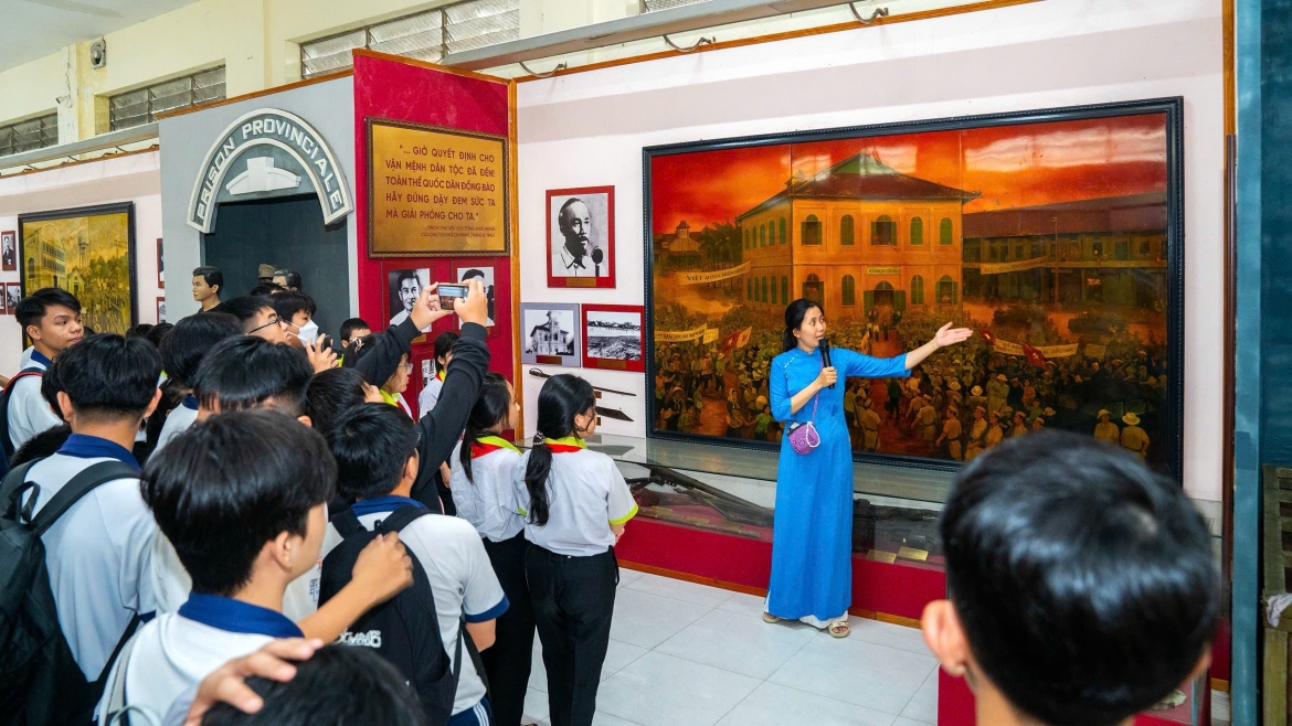Qua buổi tham quan, các em hiểu hơn về lịch sử dân tộc và thêm yêu quê hương Việt Nam