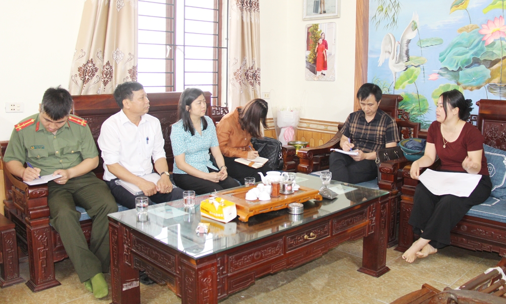 Các tổ công tác của tỉnh, xã tích cực tuyên truyền, nắm bắt nguyện vọng người dân về đất tái định cư