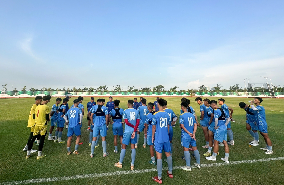 U19 Việt Nam tập buổi đầu tiên tại Medan, tích cực chuẩn bị cho trận ra quân giải U19 Đông Nam Á 2026. (Ảnh: VFF)