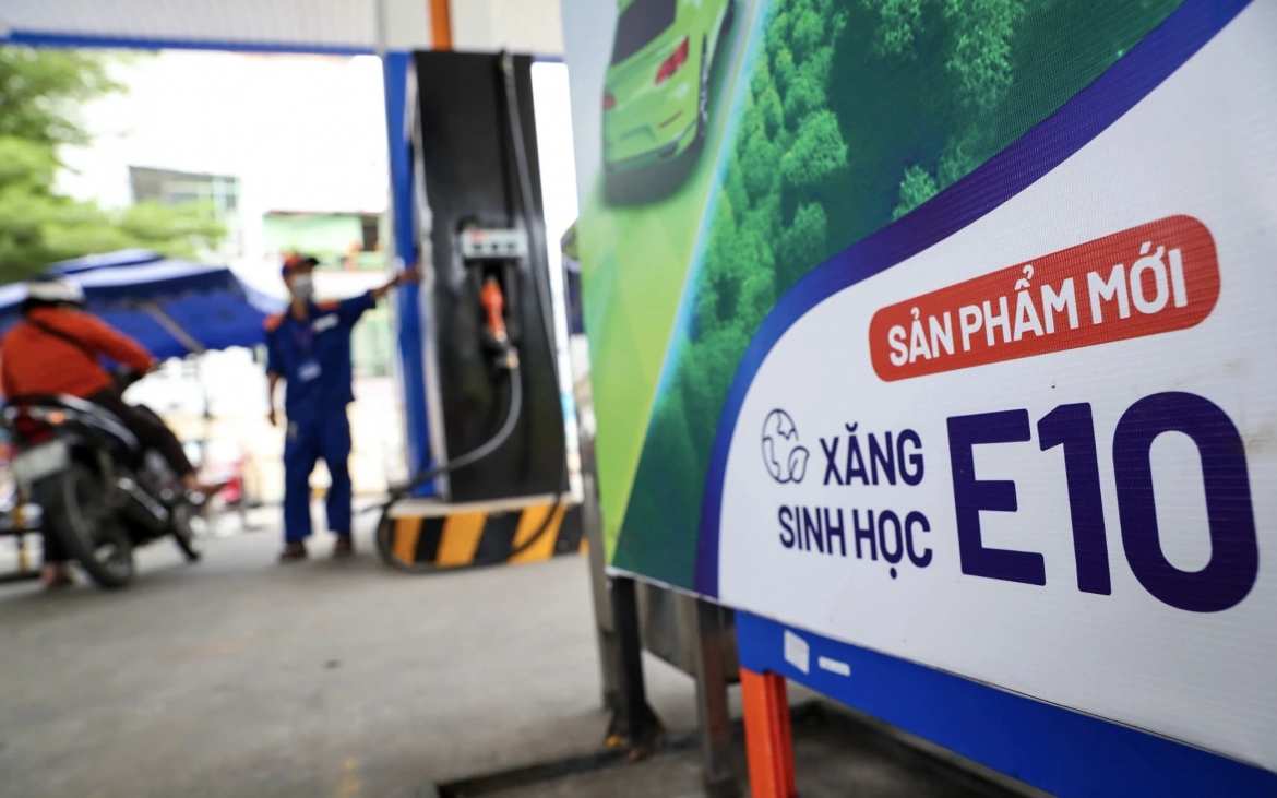 Tại Việt Nam, không phải mọi xe đời cũ nào đều “dị ứng” với E10. (Ảnh minh họa: KT)