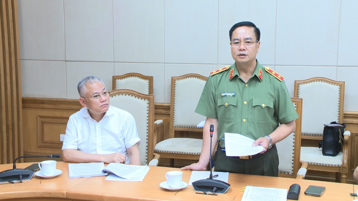Trung tướng Phạm Công Nguyên, Cục trưởng Cục Pháp chế và cải cách hành chính, tư pháp, Bộ Công an phát biểu. Ảnh: VGP/Thu Sa