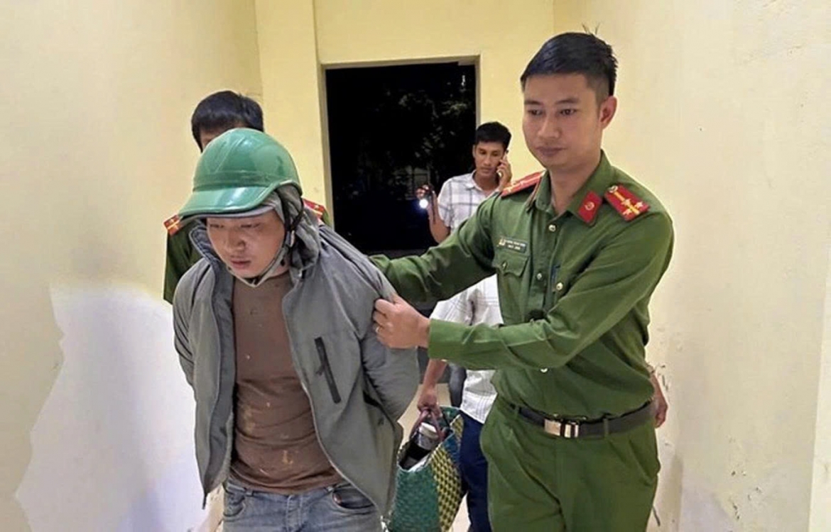 Đối tượng Trần Văn Tú bị công an bắt giữ