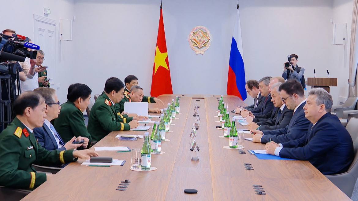 Quang cảnh cuộc hội kiến. 