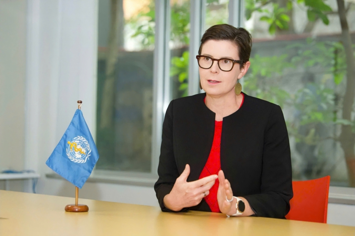 Tiến sỹ Angela Pratt, Trưởng Đại diện Tổ chức Y tế Thế giới tại Việt Nam trả lời phỏng vấn về công tác phòng chống dịch bệnh Ebola, những hỗ trợ của WHO dành cho ngành y tế Việt Nam.