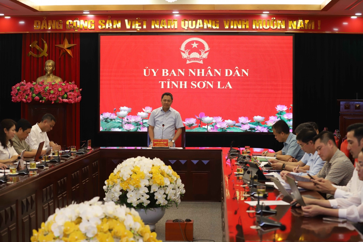 Quang cảnh cuộc làm việc.
