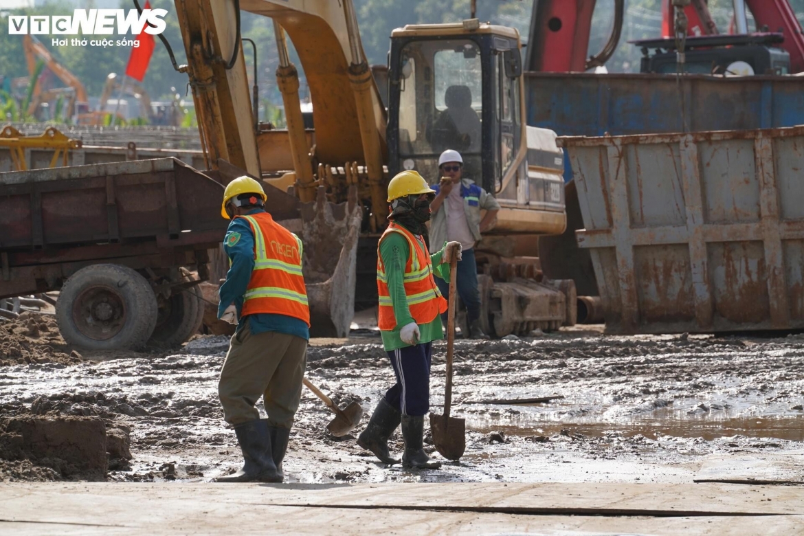 Hiện Công ty TNHH Đầu tư và Phát triển Mặt Trời Sài Gòn - thành viên Tập đoàn Sun Group - đang tiếp tục hoàn thiện các thủ tục chuẩn bị đầu tư đối với ba dự án thành phần còn lại. Sở Xây dựng TP.HCM sẽ phối hợp các đơn vị liên quan thẩm định, hoàn thiện hồ sơ và trình UBND TP.HCM phê duyệt theo quy định.