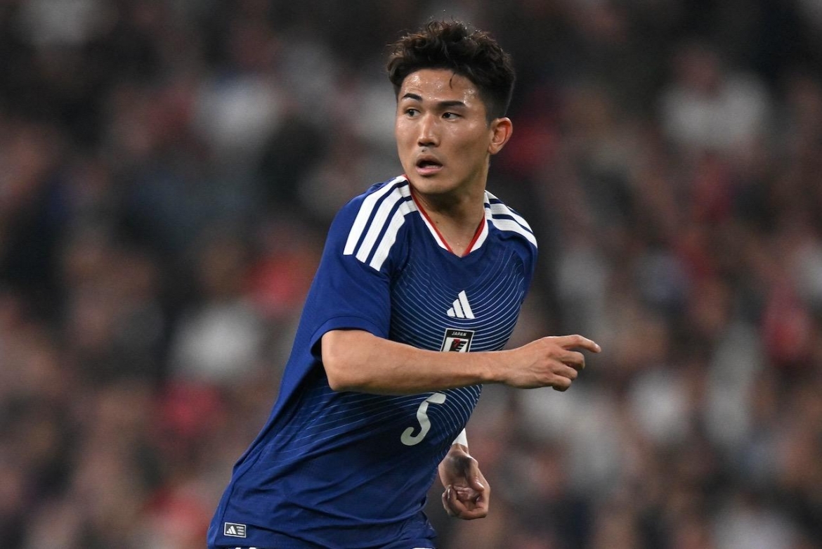 Hậu vệ Tsuyoshi Watanabe (số 16 - Feyenoord)