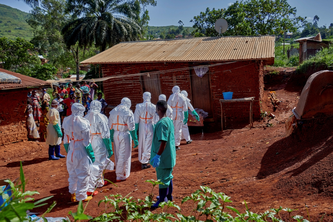Một báo cáo của Bộ Y tế Congo mà Reuters tiếp cận được cho thấy một phụ nữ 60 tuổi tại trại Kpangba đã có kết quả xét nghiệm dương tính với Ebola ngày 30/5. Tuy nhiên, đến thời điểm đó, bà đã rời khỏi khu cách ly và các nhóm truy vết không thể xác định được nơi ở của bà.
