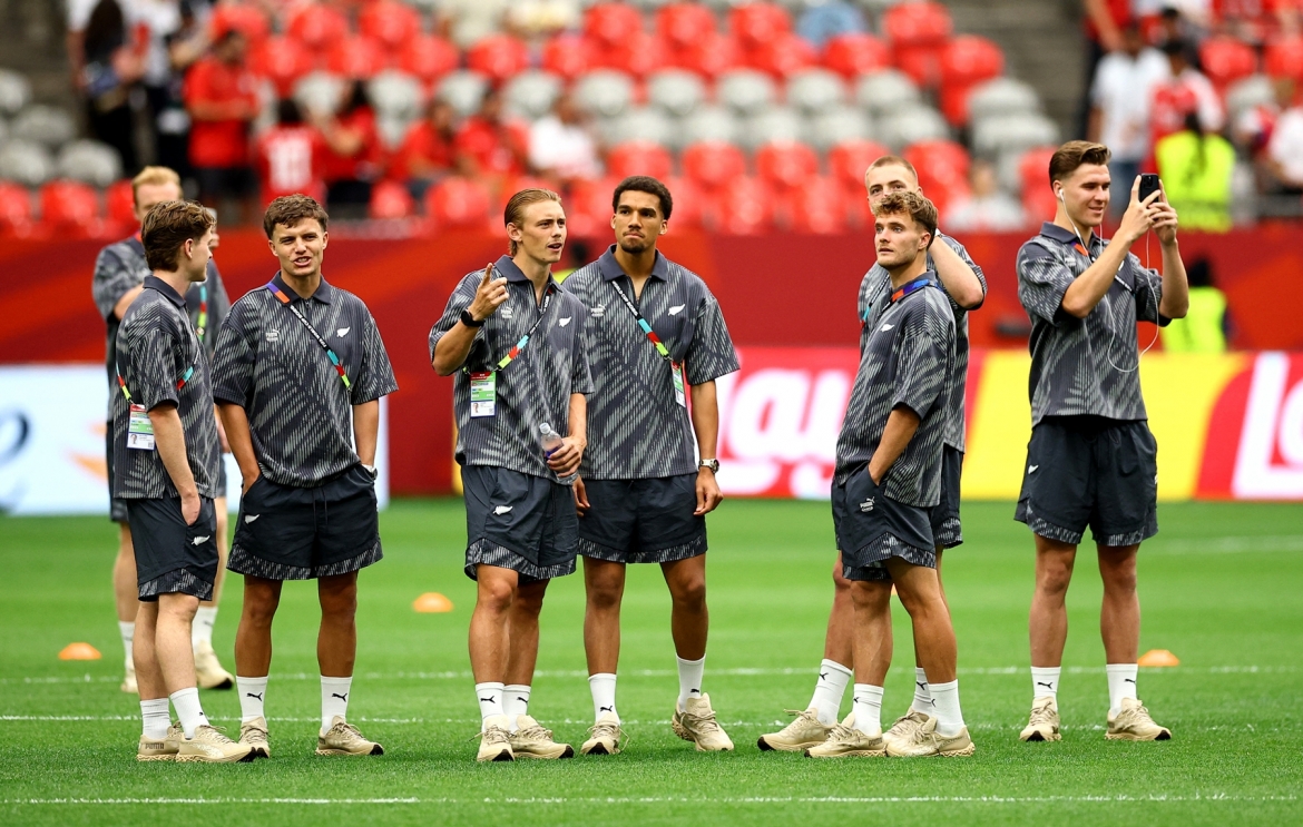 Các cầu thủ New Zealand tới sân. (Ảnh: Reuters)