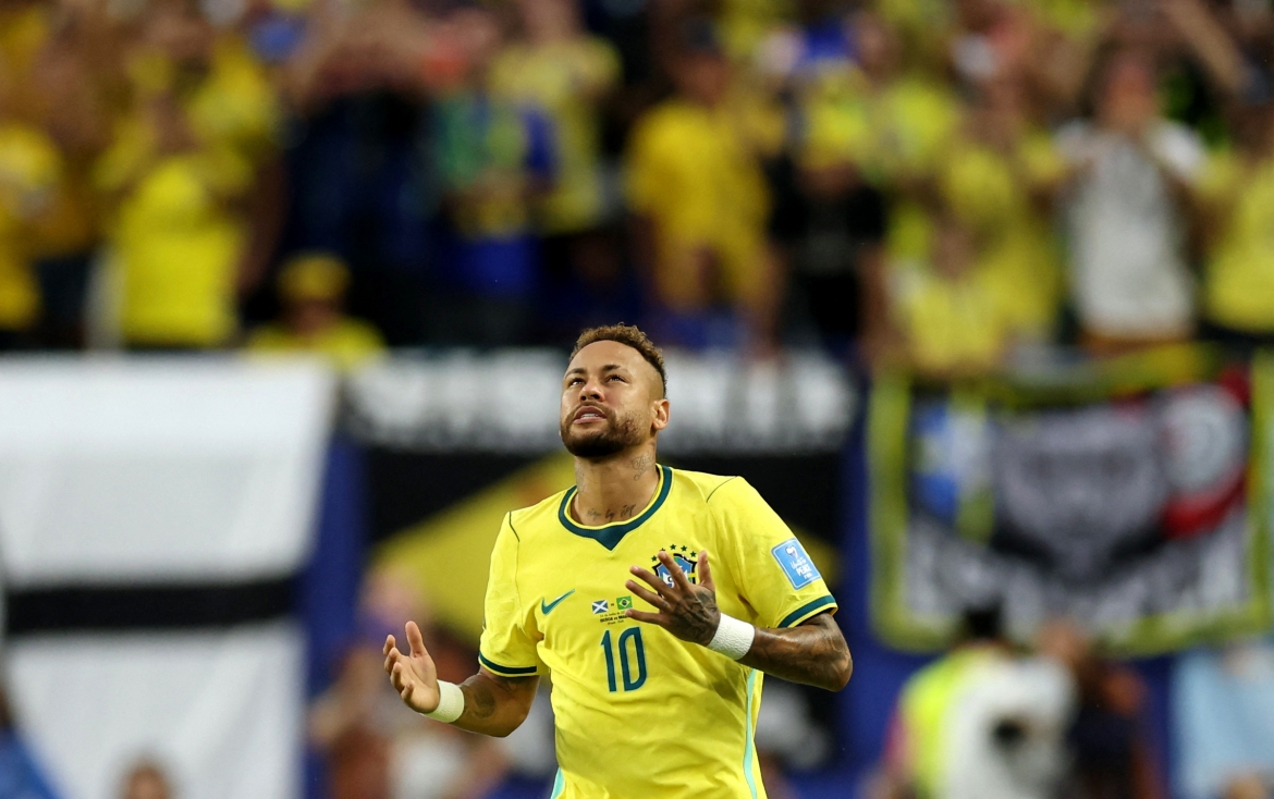 Neymar tái xuất trong màu áo Brazil. (Ảnh: Reuters)