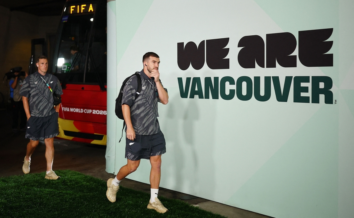 Các cầu thủ New Zealand tới sân. (Ảnh: Reuters)