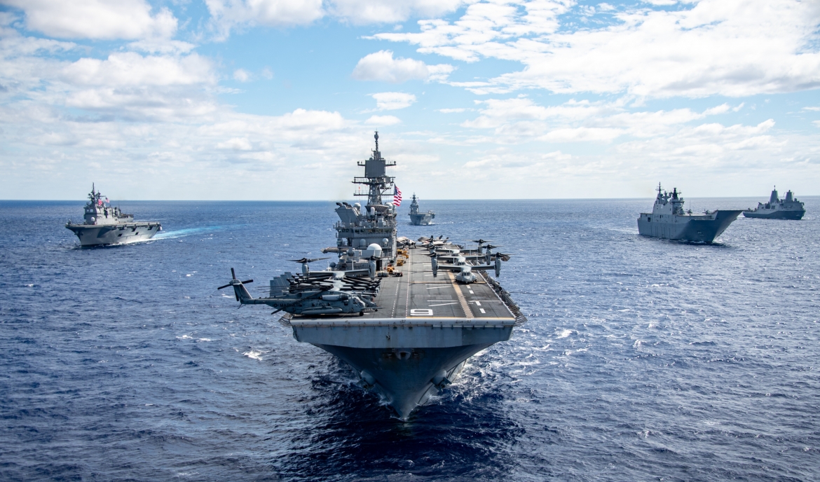 Tàu tấn công đổ bộ USS America của Hải quân Mỹ cùng các tàu chiến của Hải quân Hoàng gia Australia, Hàn Quốc, New Zealand, Pháp và Lực lượng Phòng vệ trên biển Nhật Bản tham gia cuộc tập trận Talisman Sabre tháng 7/2025 (Ảnh: PACOM)