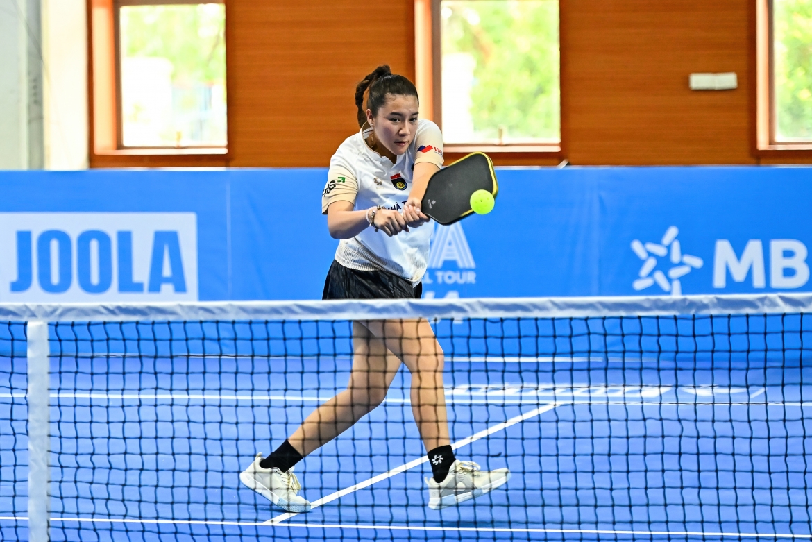 Tay vợt Sophia Huỳnh Trần