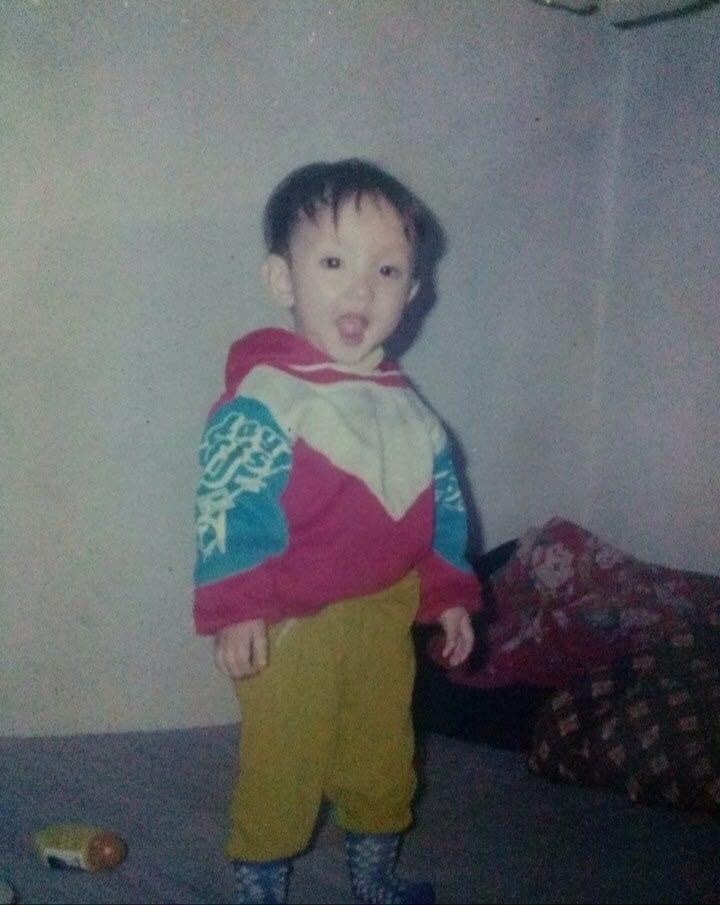“Anh tài” Hoàng Dũng khoe ảnh hồi bé dịp 1/6: "Hãy chăm chỉ và quyết liệt hơn. Đừng sợ sai và cũng đừng sợ việc chia sẻ cảm xúc của mình với người khác".