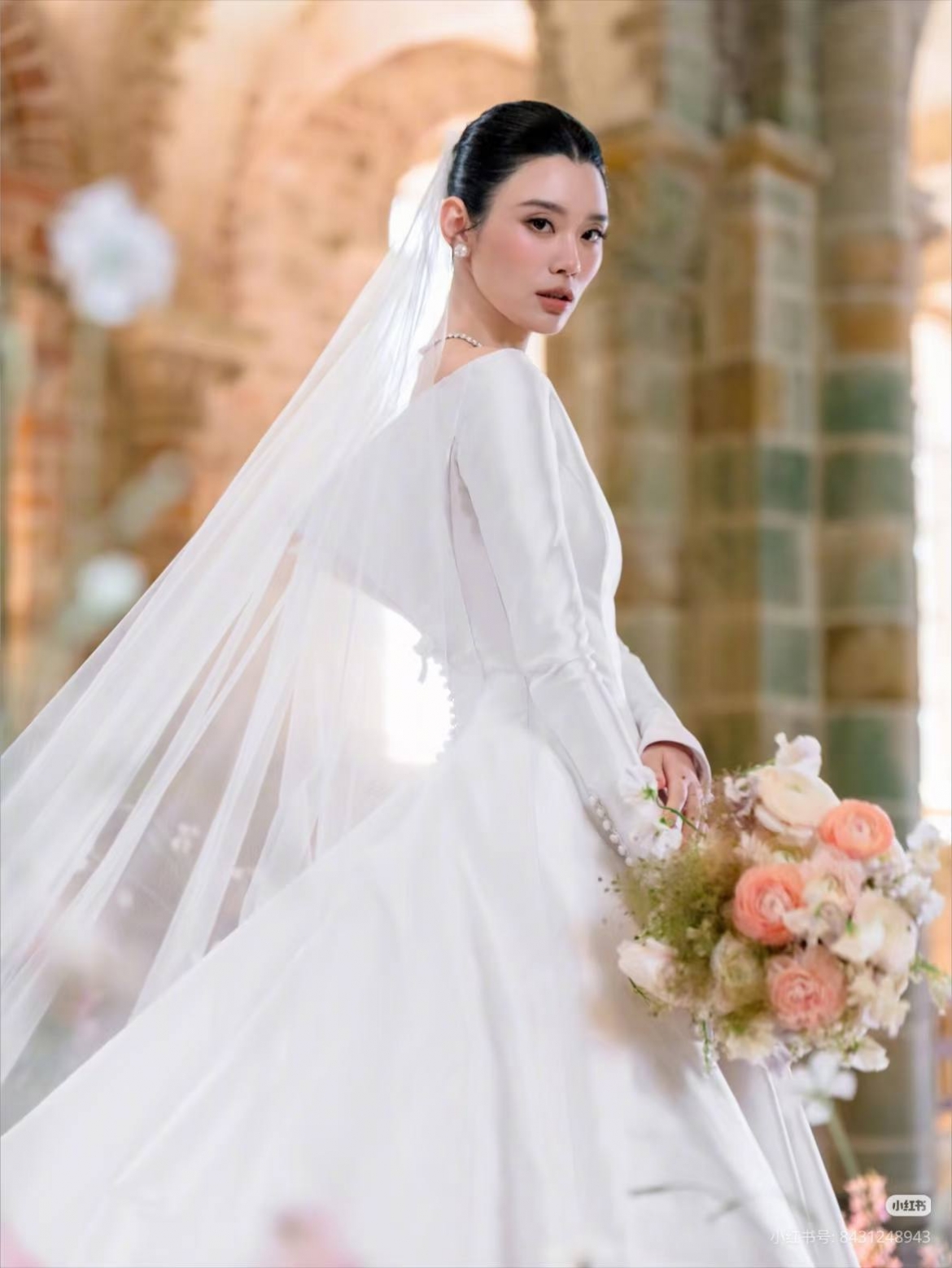 Sau 7 năm đồng hành, vượt qua những định kiến về khoảng cách tuổi tác, xuất thân và áp lực từ một gia tộc giàu có bậc nhất châu Á, Hề Mộng Dao cuối cùng đã có được một đám cưới trong mơ.
