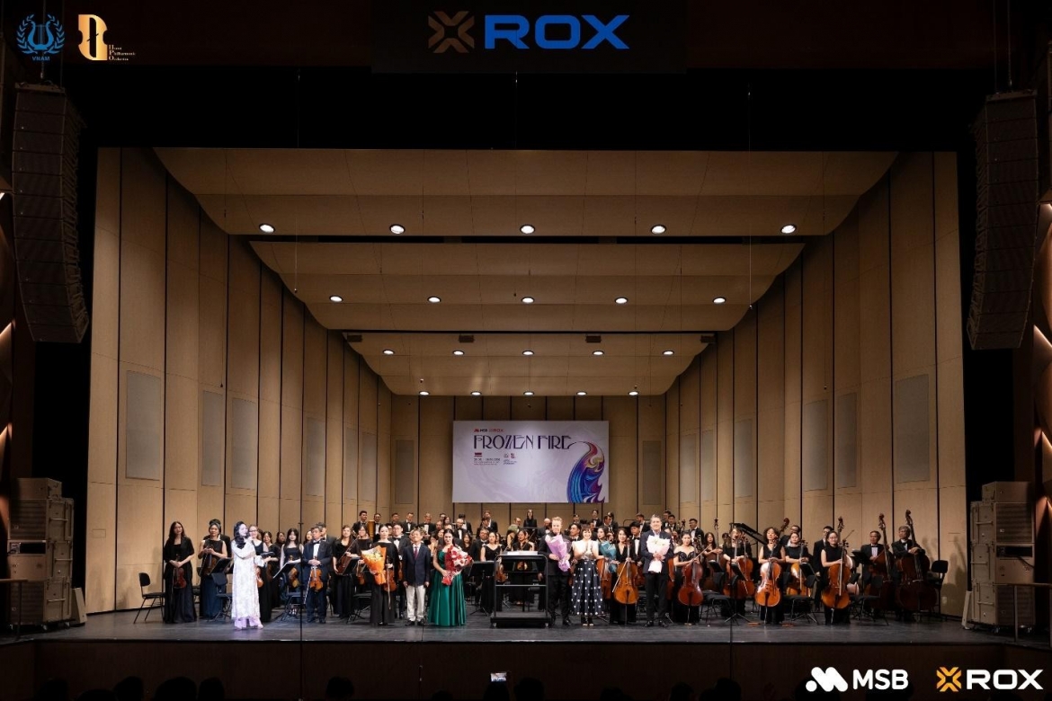 Là một trong những đơn vị đồng hành cùng “Frozen Fire”, ROX Group tiếp tục lựa chọn gắn bó với những chương trình nghệ thuật có chiều sâu. Năm 2026, trong dấu mốc 30 năm "Kiến tạo - Vươn xa", tập đoàn cũng sử dụng chính ngôn ngữ nghệ thuật để kể lại hành trình phát triển của mình qua đại nhạc hội ROX30 Concert - Vươn mình rực rỡ, nơi giao hưởng, âm nhạc đương đại, visual mapping và nghệ thuật sân khấu cùng hòa quyện. Sự đồng hành với “Frozen Fire” vì thế cũng phản ánh cách ROX Group nhìn nhận nghệ thuật như một giá trị có khả năng kết nối con người, truyền cảm hứng và góp phần làm phong phú đời sống văn hóa.