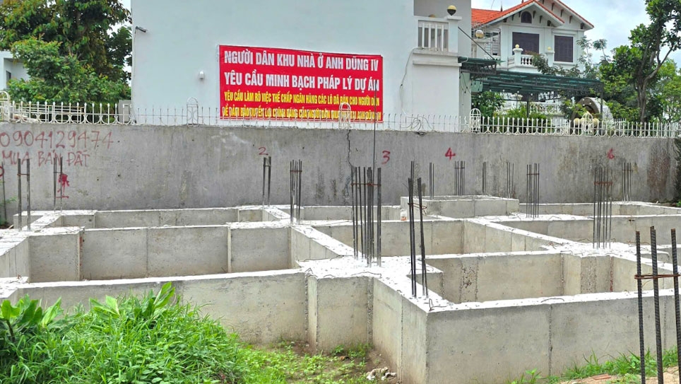 Nhiều khách hàng tại dự án Anh Dũng 4 bức xúc khi Chủ đầu tư mang Giấy CNQSDĐ thế chấp ngân hàng