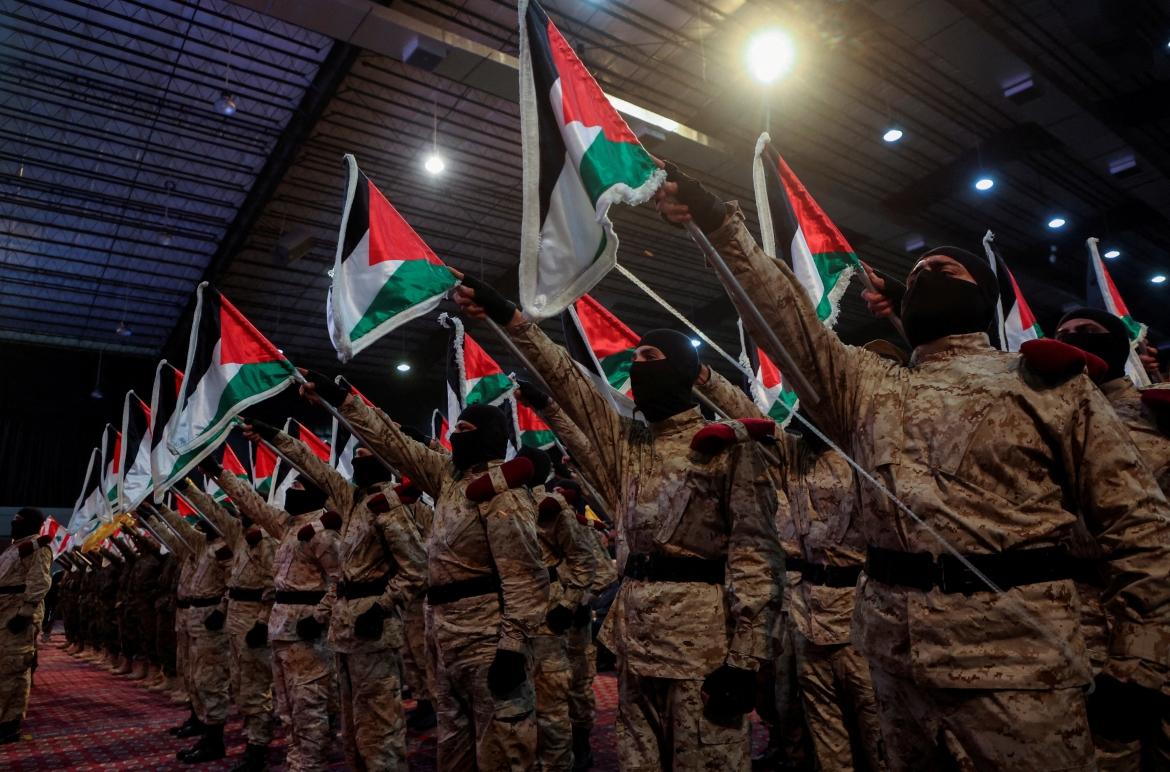 Các thành viên thuộc lực lượng Hezbollah. Ảnh: Reuters
