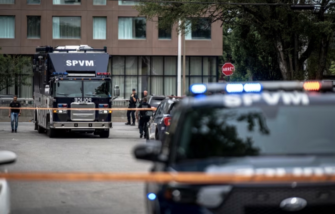 Cảnh sát gần hiện trường vụ xả súng ở Montreal, Canada ngay 22/6. Ảnh: Getty