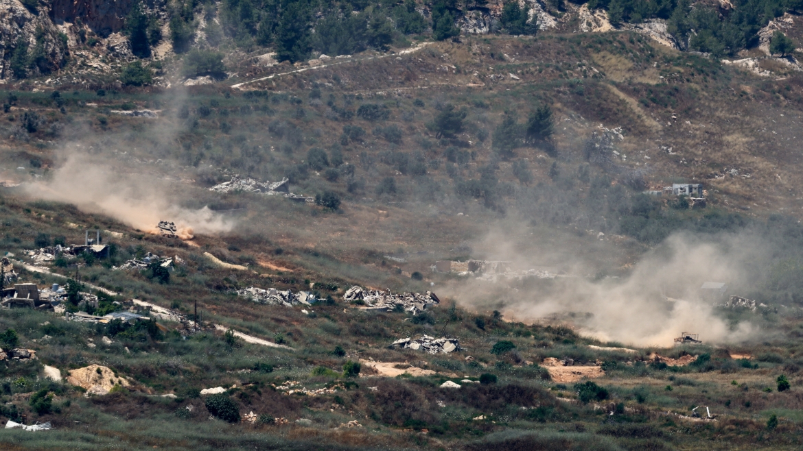 Xe tăng Israel ở Lebanon. Ảnh: Reuters