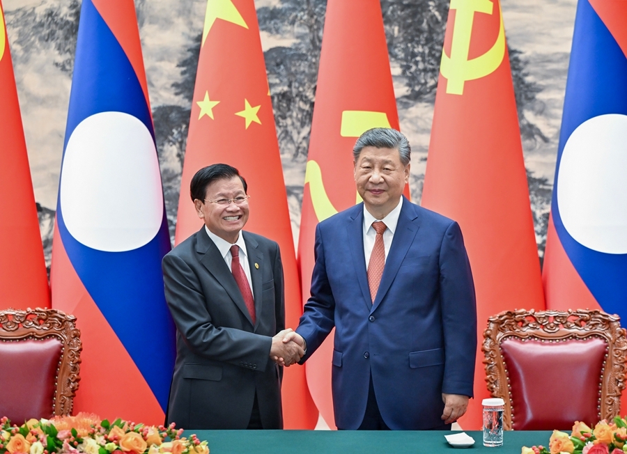Tổng Bí thư, Chủ tịch Trung Quốc Tập Cận Bình và Tổng Bí thư, Chủ tịch nước Lào Thongloun Sisoulith ngày 5/6/2026 (Ảnh: Tân Hoa xã)
