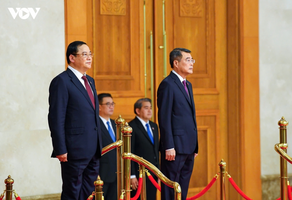 Thủ tướng Lê Minh Hưng chủ trì lễ đón chính thức Thủ tướng Sonexay Siphandone và Phu nhân cùng Đoàn đại biểu cấp cao nước Cộng hòa Dân chủ Nhân dân Lào thăm chính thức Việt Nam và tham dự Diễn đàn Tương lai ASEAN lần thứ 3 từ ngày 7-9/6.