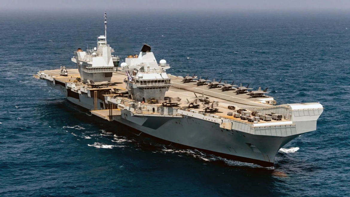 HMS Prince of Wales là một trong hai tàu sân bay của Hải quân Hoàng gia Anh, có trị giá khoảng 3 tỷ bảng Anh (Ảnh: BBC)