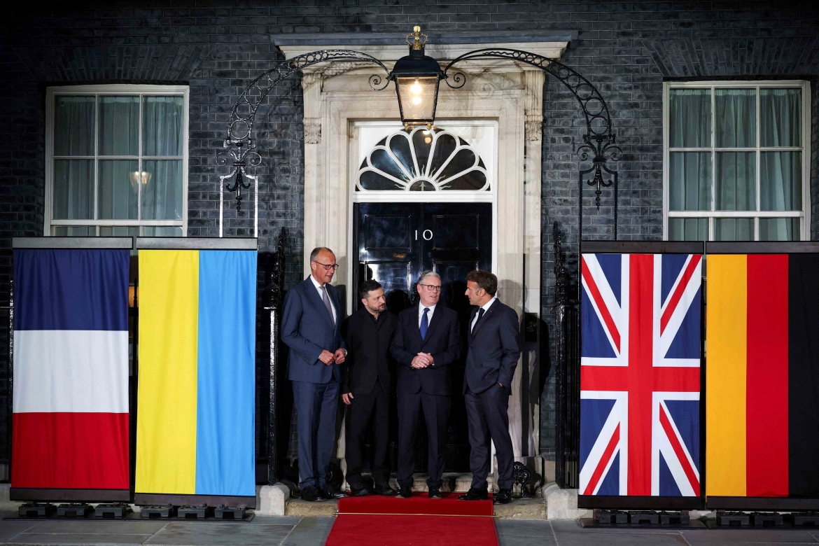 Thủ tướng Anh Keir Starmer, Tổng thống Ukraine Volodymyr Zelenskiy, Tổng thống Pháp Emmanuel Macron và Thủ tướng Đức Friedrich Merz tại cuộc gặp ở London ngày 7/6 (Ảnh: Reuters)