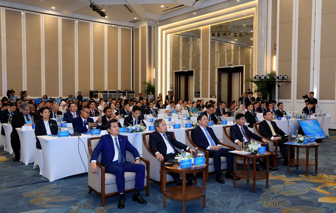 Các đại biểu dự sự kiện