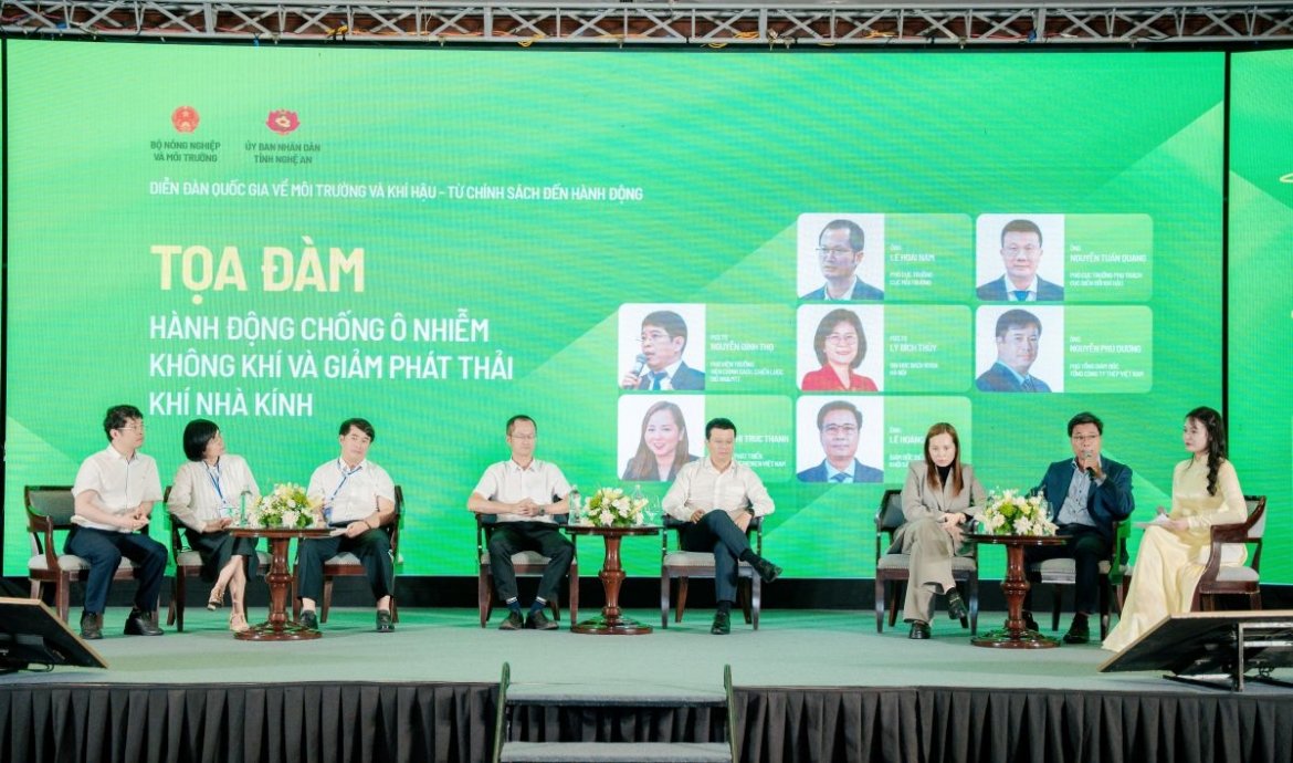 Tọa đàm “Hành động chống ô nhiễm không khí và giảm phát thải khí nhà kính” diễn ra trong khuôn khổ Diễn đàn quốc gia về Môi trường và Khí hậu 2026 (Ảnh: VN)