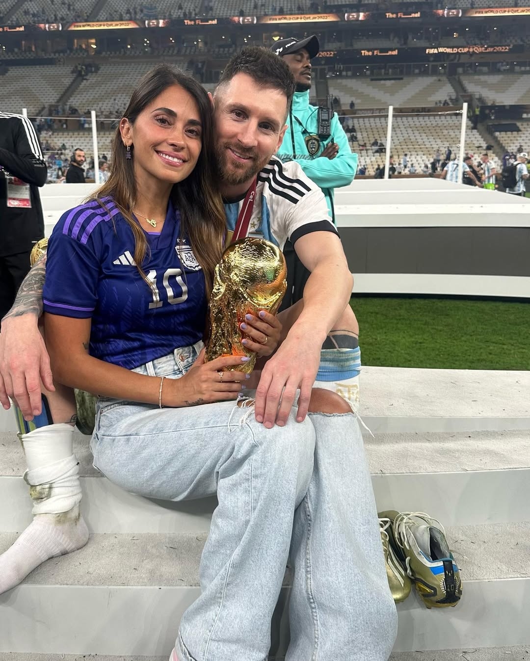 Antonela Roccuzzo và Lionel Messi là một trong những câu chuyện tình được người hâm mộ bóng đá yêu mến nhất thế giới.