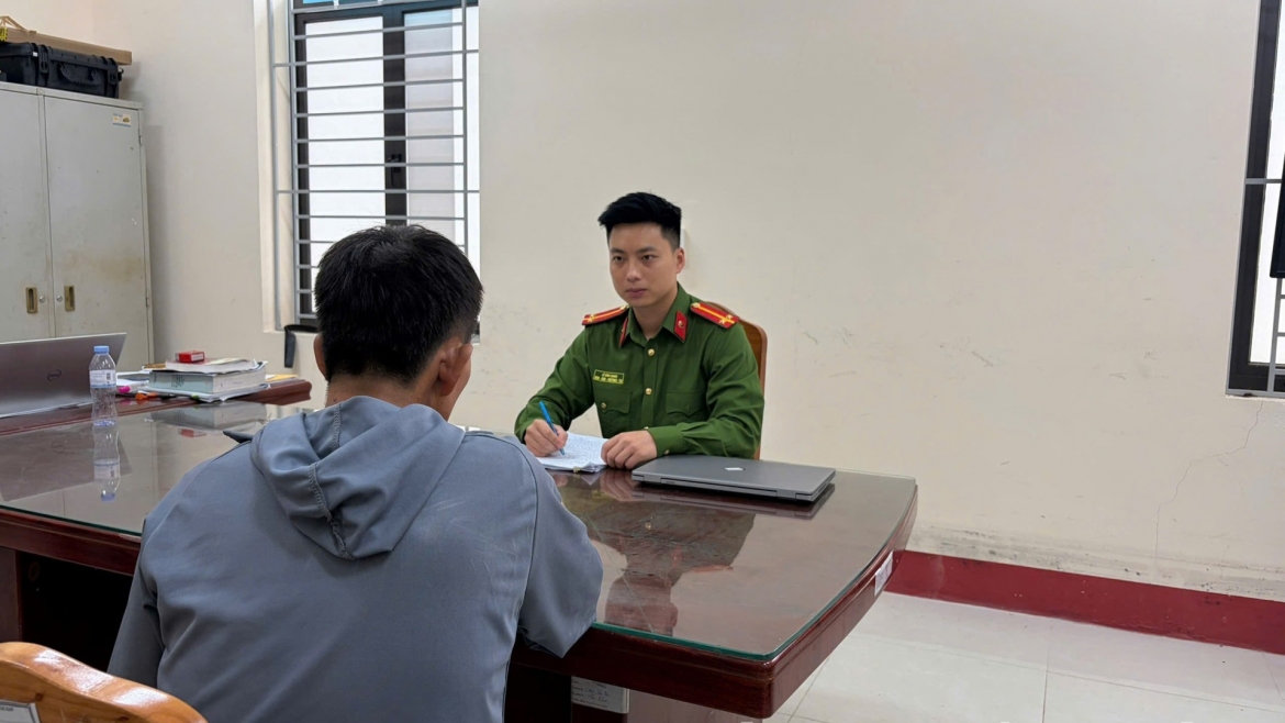 Công an xã Kha Sơn làm việc với đối tượng Nguyễn Cảnh Lâm