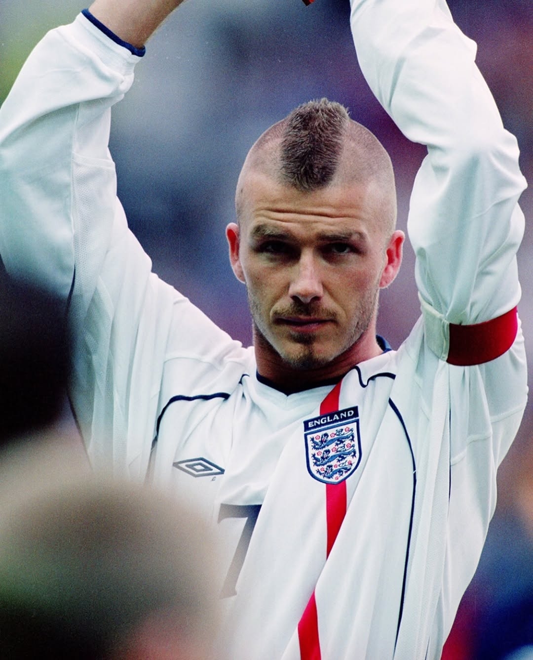 Kiểu tóc mohican của David Beckham từng trở thành xu hướng toàn cầu, vượt xa phạm vi của bóng đá.