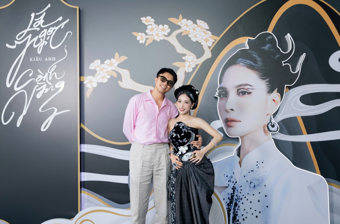 Chồng ca nương Kiều Anh đến ủng hộ vợ