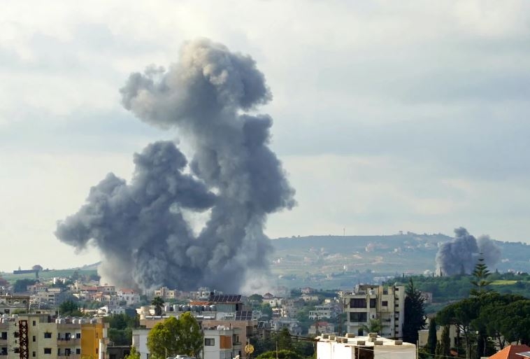 Israel tấn công làng Habbouch của Lebanon. Ảnh: AP