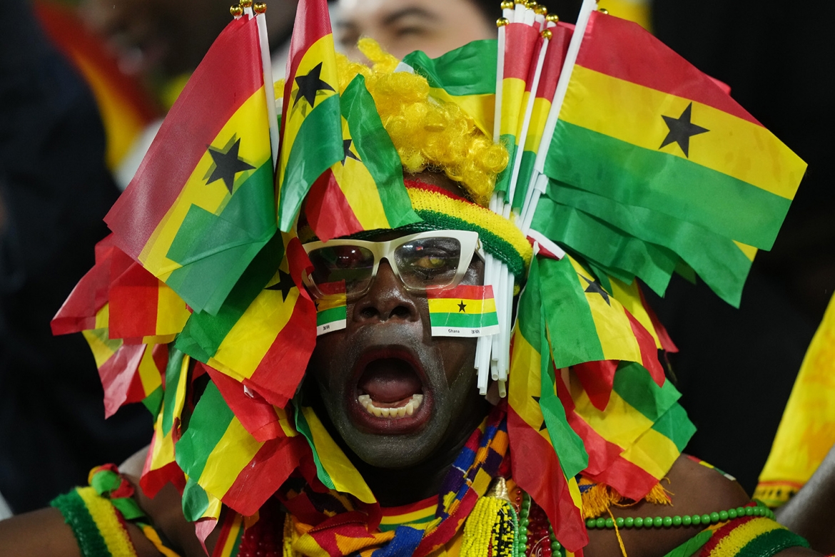 Cổ động viên Ghana ăn mừng sau khi Ghana đánh bại Panama trong trận đấu bóng đá thuộc bảng L.
