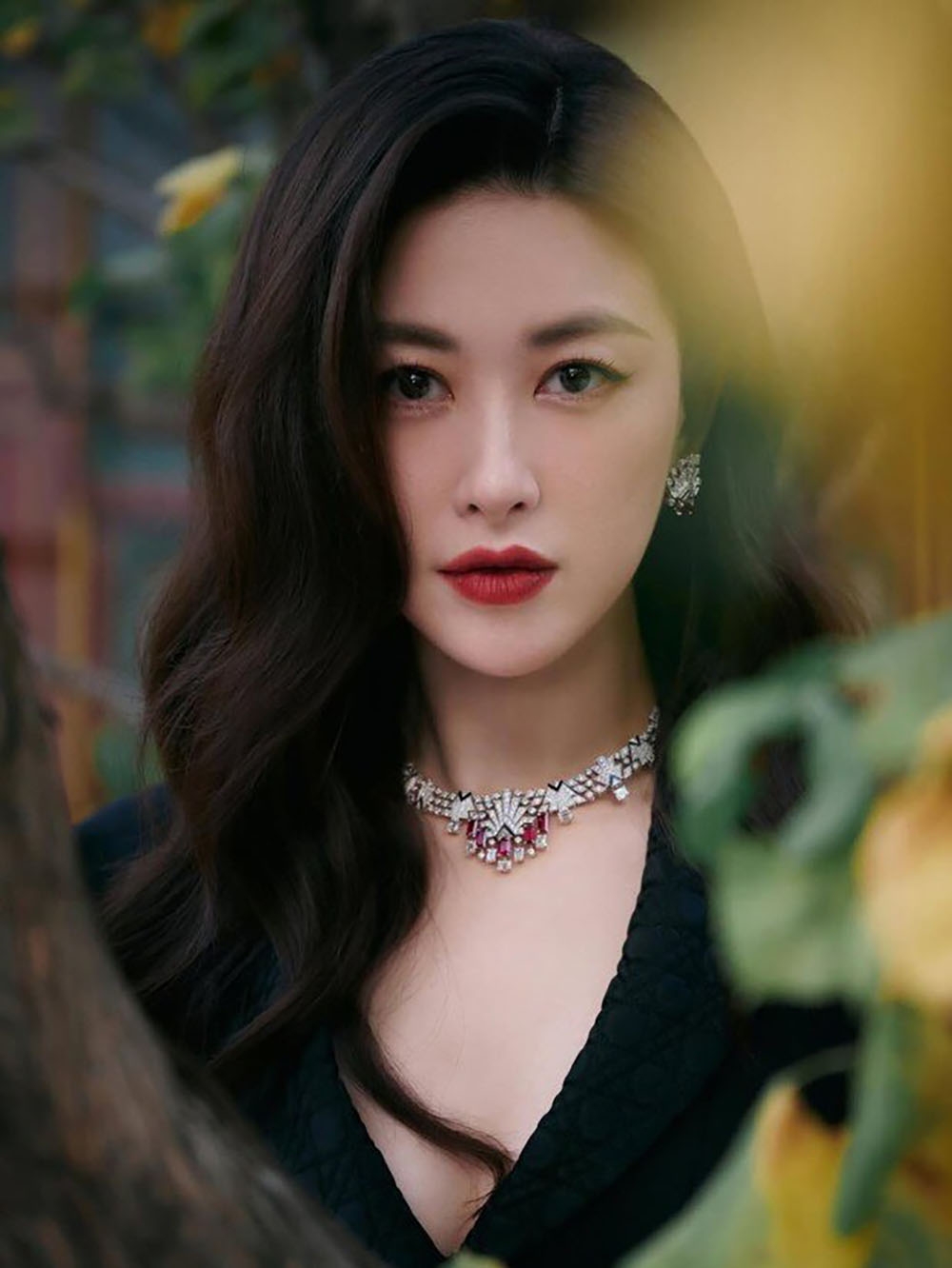 Tuy nhiên, cuộc tình tưởng như cổ tích ấy chỉ kéo dài vỏn vẹn 5 tháng. Theo nhiều nguồn tin, chính Chu Châu đã “đá” tổng giám đốc Ferrari vì anh có tính trăng hoa và thiếu tôn trọng phụ nữ.