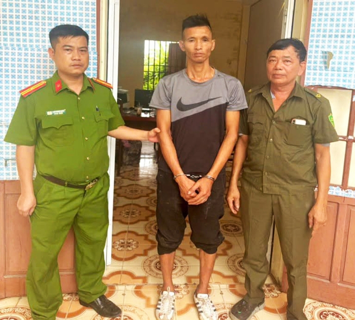 Nghi phạm Đào Xuân Hải tại cơ quan công an