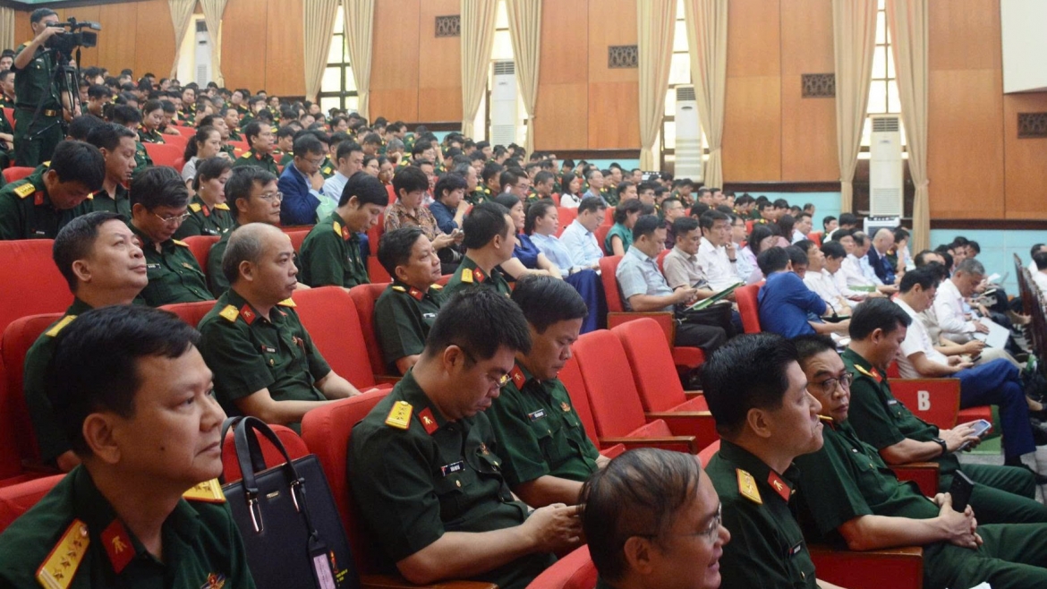 Các đại biểu tham dự hội thảo.