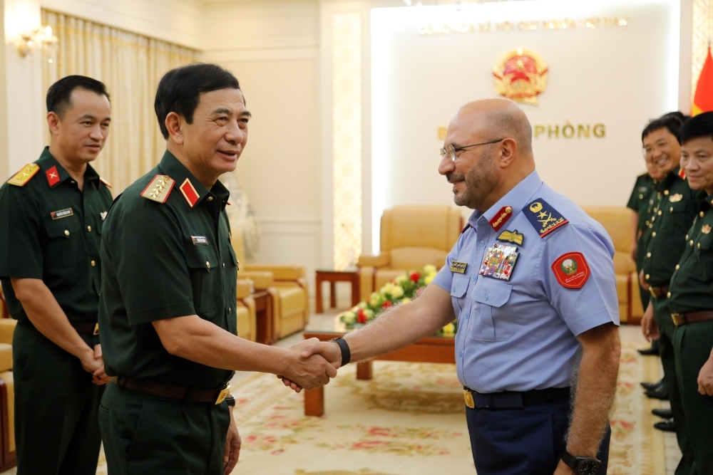 Đại tướng Phan Văn Giang chào mừng Trung tướng Ibrahim Nasser Mohammed Al Alawi