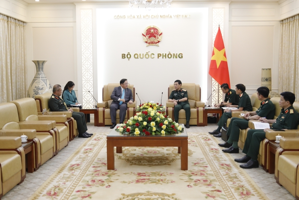 Đại tướng Phan Văn Giang tiếp Đại sứ Dato’ Tan Yang Thai.