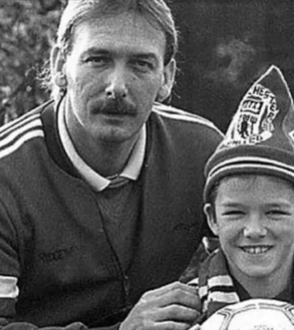 Khoảnh khắc David Beckham cùng cha. 