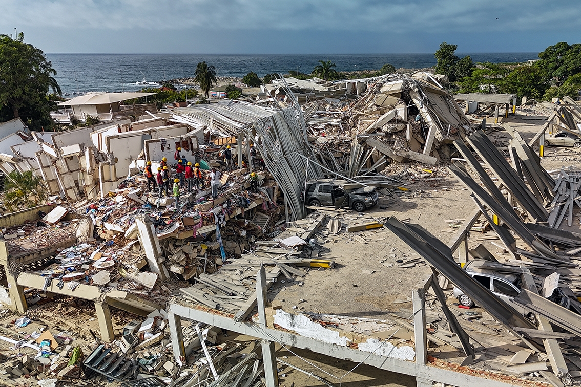 La Guaira là bang nằm trên bờ biển phía bắc Venezuela, nổi tiếng với những địa điểm du lịch và khu nghỉ dưỡng. Đây là khu vực chịu thiệt hại nặng nề nhất trong thảm họa động đất kép ngày 24/6 ở Venezuela.