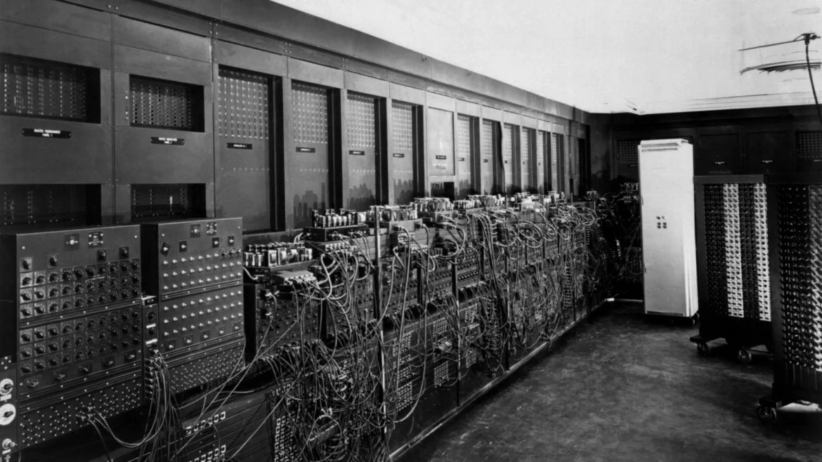 ENIAC, nguyên mẫu cho sự ra đời của máy tính thương mại UNIVAC I (Nguồn: CACM)