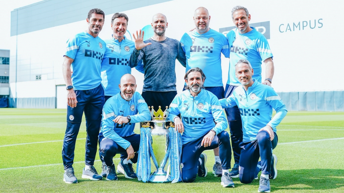 Enzo Maresca thời làm trợ lý cho HLV Pep Guardiola. (Ảnh: Manchester City)