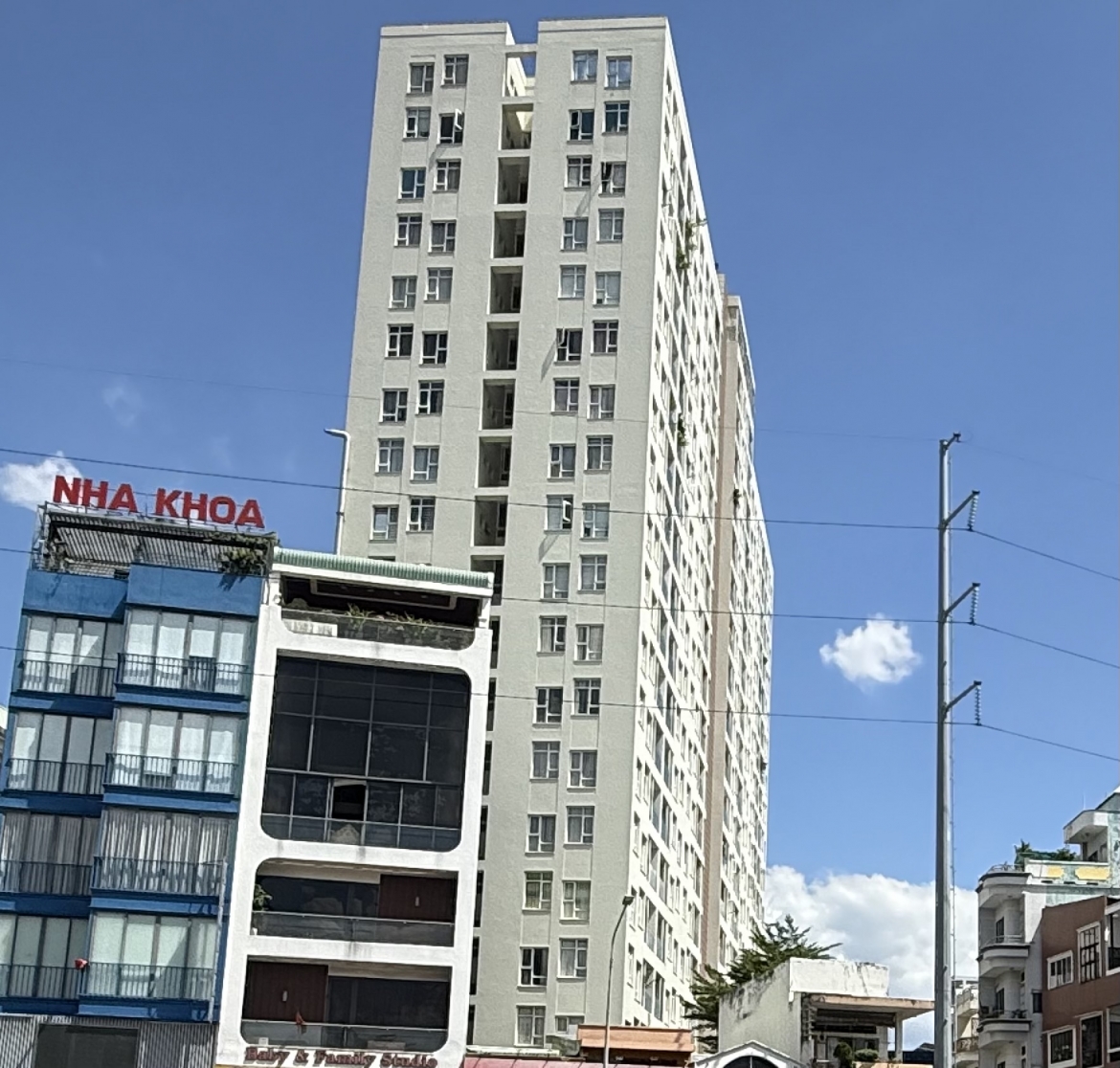Giám đốc Sở Nông nghiệp và Môi trường TP.HCM thống nhất cấp sổ hồng cho 16 căn hộ còn lại tại chung cư Hoa Sen, đường Lạc Long Quân, TP.HCM. Ảnh: Nguyễn Châu
