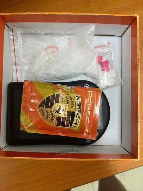 Tang vật công an thu giữ được