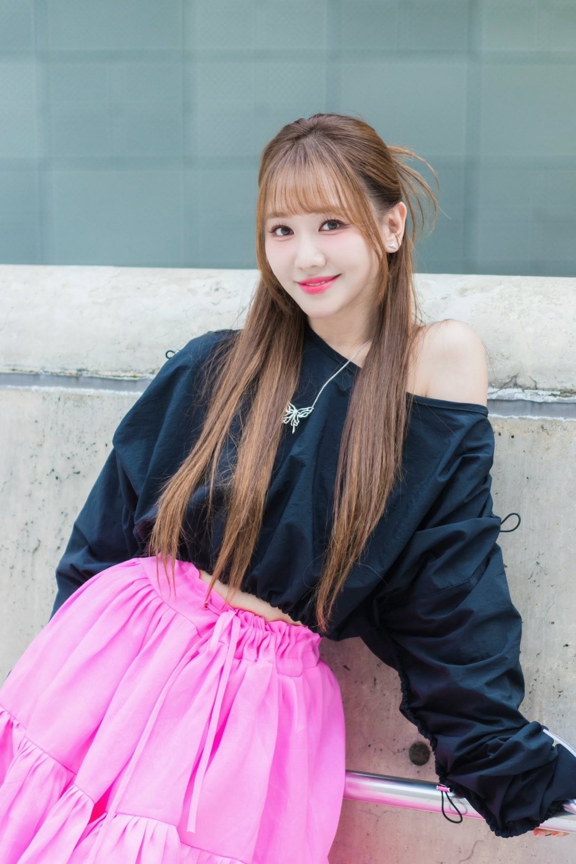 Hari Won nhận nhiều lời khen với nhan sắc rạng rỡ và phong cách trẻ trung trong bộ ảnh mới đăng tải trên trang cá nhân.