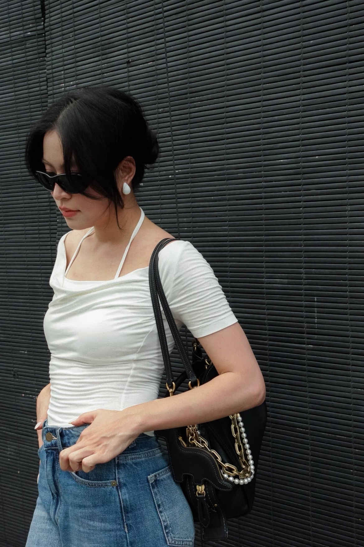 Hoàng Thùy Linh khiến người hâm mộ xuýt xoa với nhan sắc rạng rỡ, thần thái cuốn hút trong bộ ảnh mới.