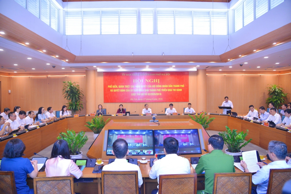 Các đại biểu dự Hội nghị phổ biến, quán triệt các nghị quyết của HĐND thành phố và quyết định của UBND thành phố triển khai thi hành Luật Thủ đô.